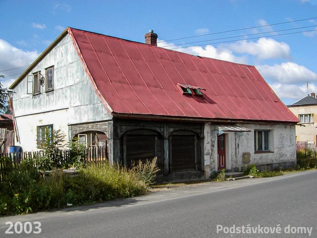 Mikulášovice č. p. 285 - Pohled na objekt ze severovýchodu (Zdroj: TUR Šluknovsko, 2003)