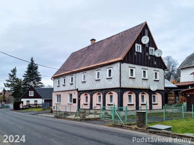 Mikulášovice č. p. 455 - Pohled na objekt z jihu (Zdroj: S. Šulcová, 2024)