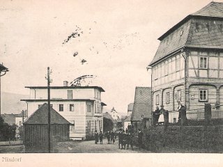 Mikulášovice č. p. 5 - Historicky pohled 1906 (Zdroj: MIKULÁŠOVICE – NIXDORF. MIKULÁŠOVICE – NIXDORF [online]. Horvatovič Josef ©2024 [cit. 2024-02-28]. Dostupné z: https://nixdorf.estranky.cz)