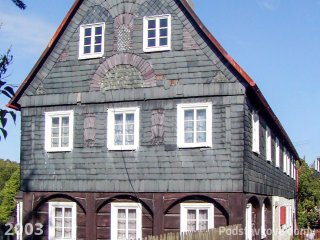 Mikulášovice č. ev. 9 - Pohled na objekt z jihovýchodu (Zdroj: TUR Šluknovsko, 2003)