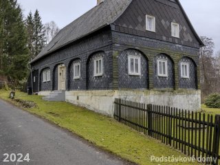Brtníky č. p. 146 - Pohled na objekt z východu (Zdroj: S. Šulcová, 2024)