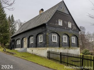 Brtníky č. p. 146 - Pohled na objekt z východu (Zdroj: S. Šulcová, 2024)
