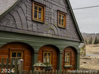 Brtníky č. p. 147 - Pohled na objekt z východu (Zdroj: S. Šulcová, 2024)