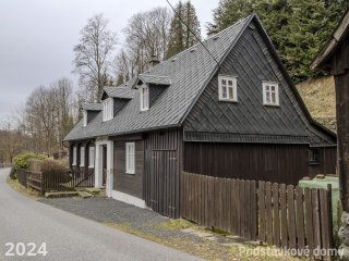 Brtníky č. p. 151 - Pohled na objekt z jihovýchodu (Zdroj: S. Šulcová, 2024)