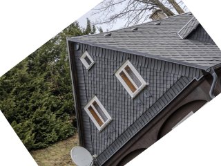 Brtníky č. p. 151 - Detail průčelí (Zdroj: S. Šulcová, 2024)