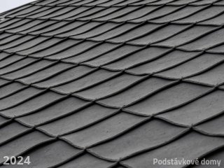 Brtníky č. p. 151 - Detail střešní krytiny (Zdroj: S. Šulcová, 2024)