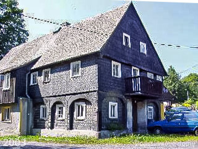 Brtníky č. p. 153 - Pohled na objekt z jihovýchodu (Zdroj: TUR Šluknovsko, 2003)