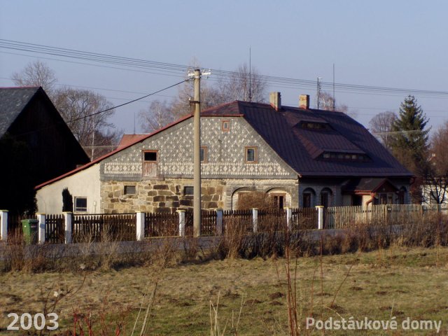 Staré Křečany č. p. 398 - Pohled na objekt (Zdroj: TUR Šluknovsko, 2003)
