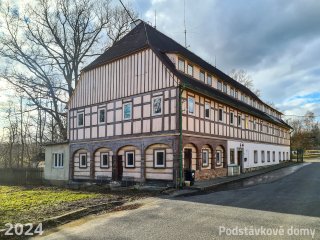 Vilémov č. p. 4 - Pohled na objekt z východu (Zdroj: S. Šulcová, 2024)