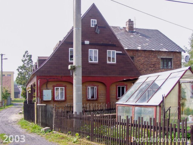 Vilémov č. p. 56 - Pohled na objekt z východu (Zdroj: TUR Šluknovsko, 2003)